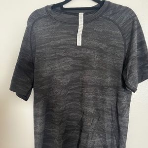 Lululemon metal vent-tech short sleeve , size M